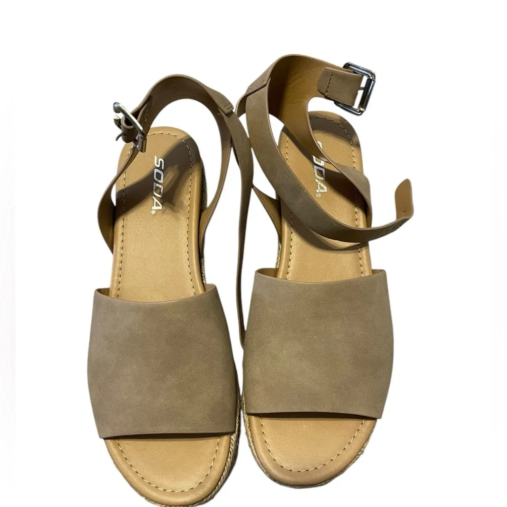 🌼💚NIB  Soda Topic Open Toe Buckle Ankle Strap Espadrilles Wedge Casual Sandals.